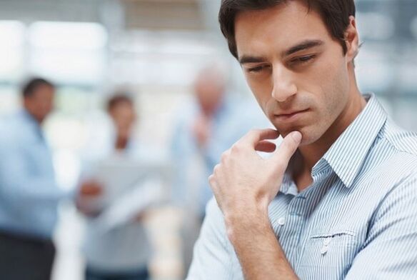 gizon bat prostatitis bakterianoa tratatzeko pentsatzen ari da